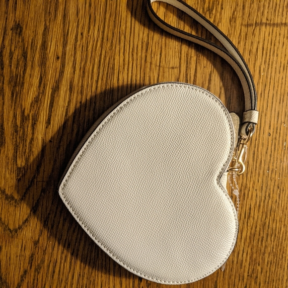 Coach Heart shaped clutch - Picture 4 of 5